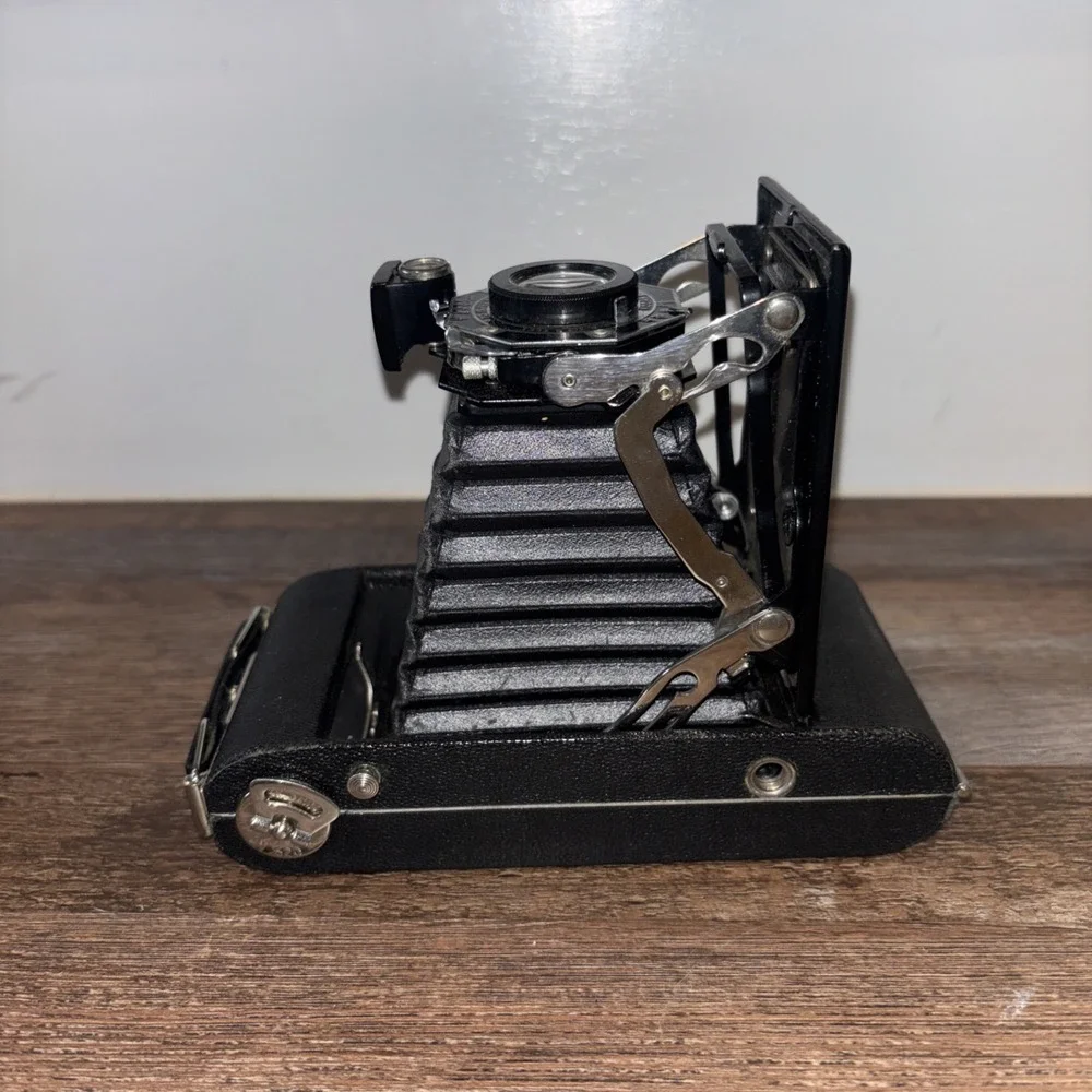 1930's KODAK JUNIOR SIX-20 Series II Folding Camera + Box